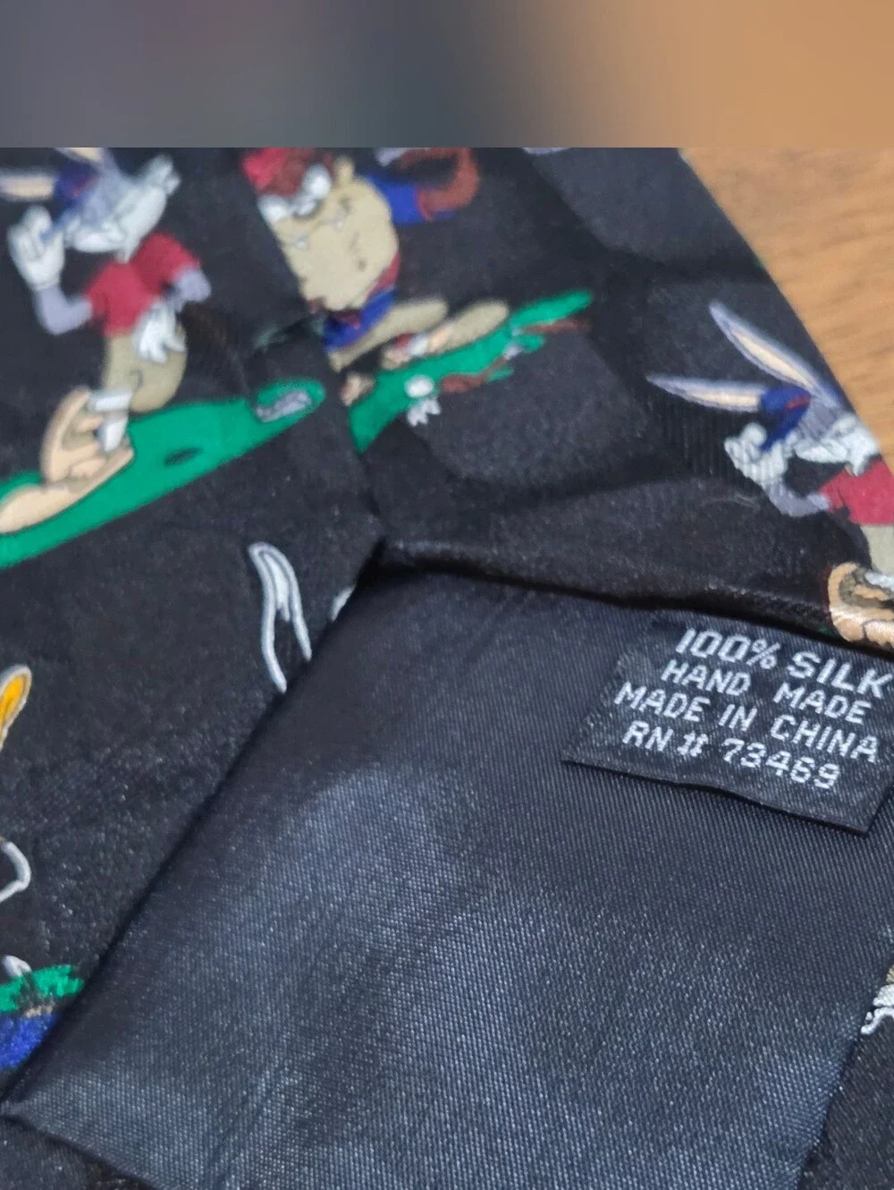 Looney Toons Mania Golf Scene Tie 100% Silk